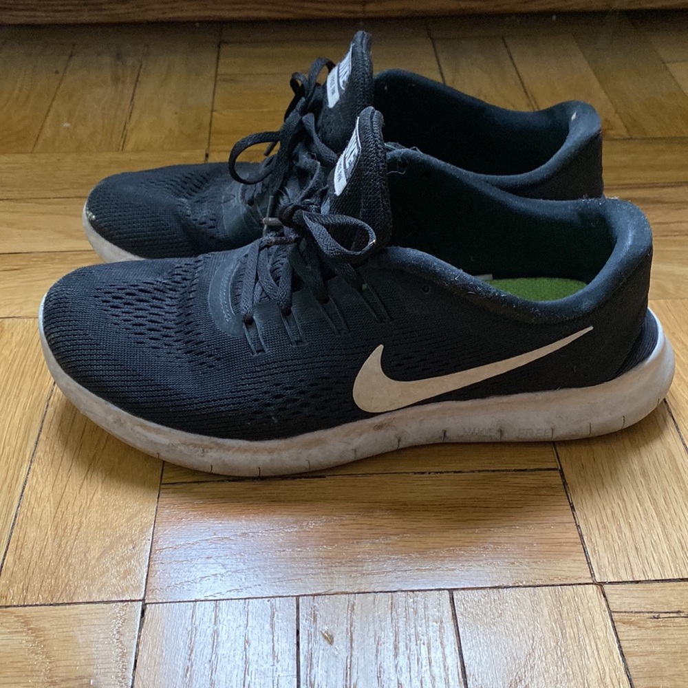 Nike Running Shoes - Picture 6 of 8